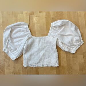 XiRENA White Smocked Puff Sleeve Blouse
